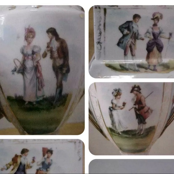 Victorian picture Trophee Vase . Measures about 9 3/4" tall. - Picture 3 of 4